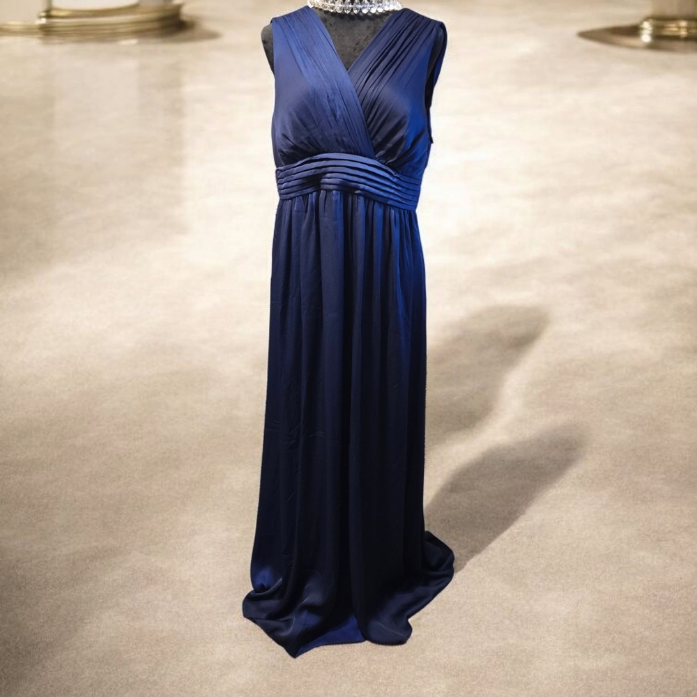 Geode Evening Gown - Picture 2 of 9